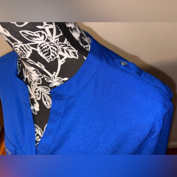 Calvin Klein Vibrant Blouse - Picture 6 of 7